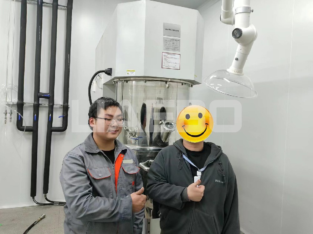 廣州某材料公司50L、100L、200L雙行星攪拌機(jī)調(diào)試成功