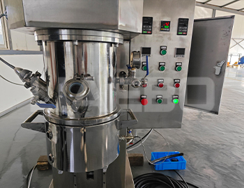 甘肅某電池有限公司5L行星攪拌機調試成功