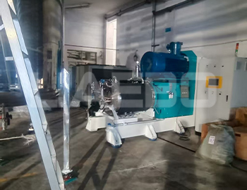 青島某有限公司300L砂磨機調試成功